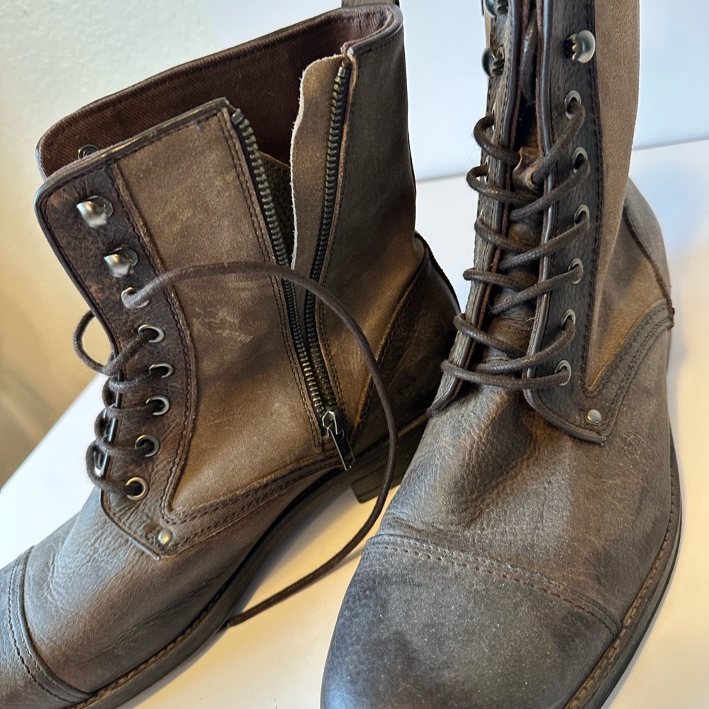 Rugged Men's Dark Brown Lace-Up Boots - Picture 5 of 6